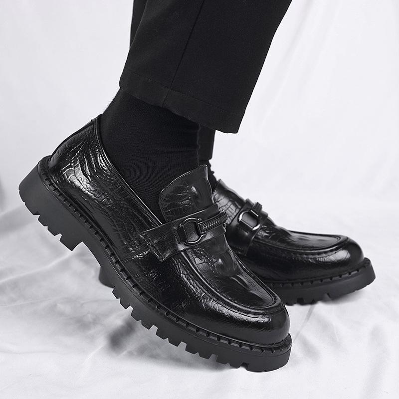 

Casual leather shoes men s summer versatile breathable deodorant British one-pedal foot cover trend business beanie shoes 38