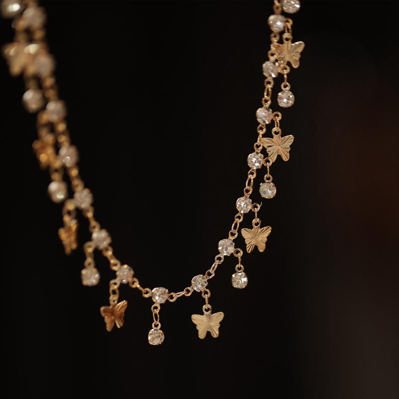 Explosive multi-layer oval zircon pearl necklace, simple design sense, temperament, clavicle chain, light luxury, personalized versatile item