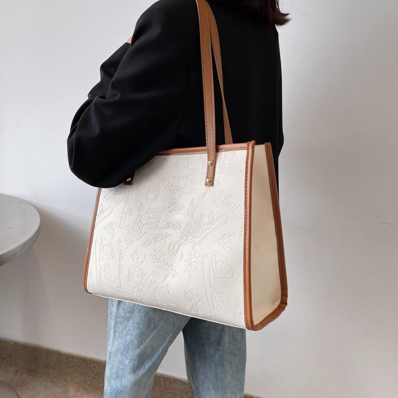 Women's bag New trendy fashion bag Female college student class bag Large capacity office worker shoulder handbag