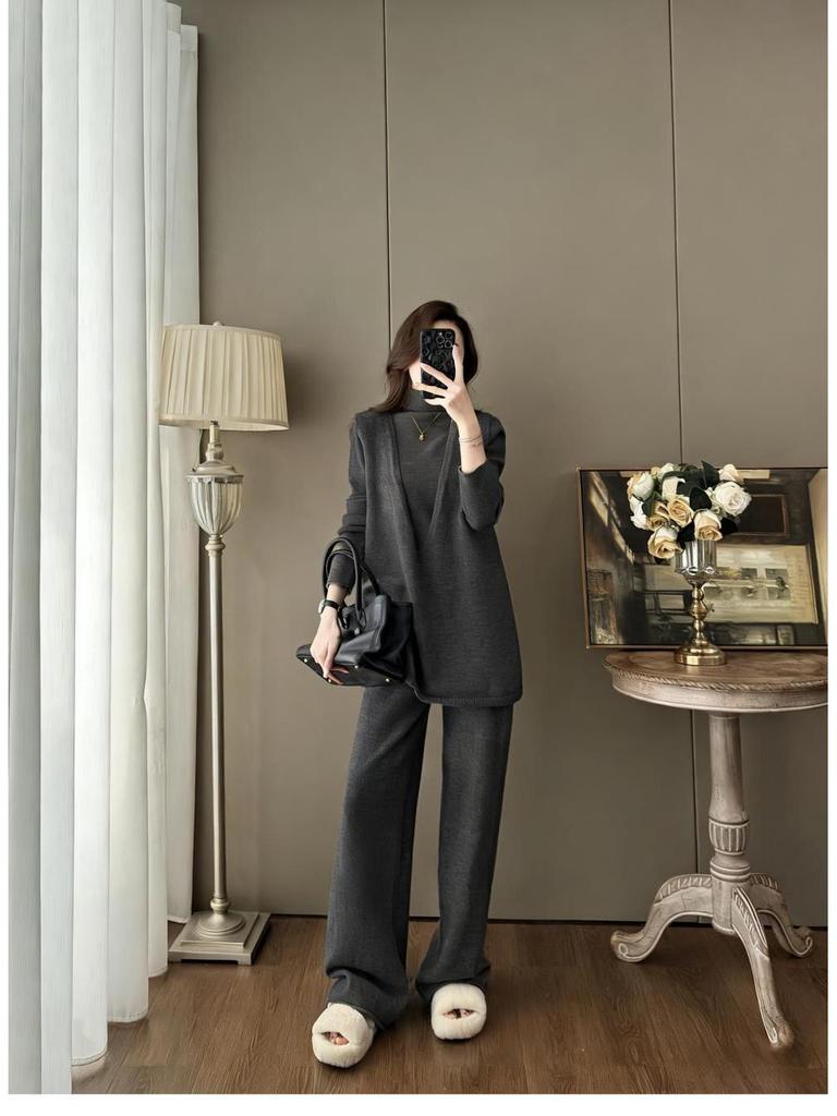 7722 Set Tre Pezzi in Maglia Accogliente: Gilet Versatile, Top a Collo Alto e Pantaloni Lunghi per Autunno/Inverno