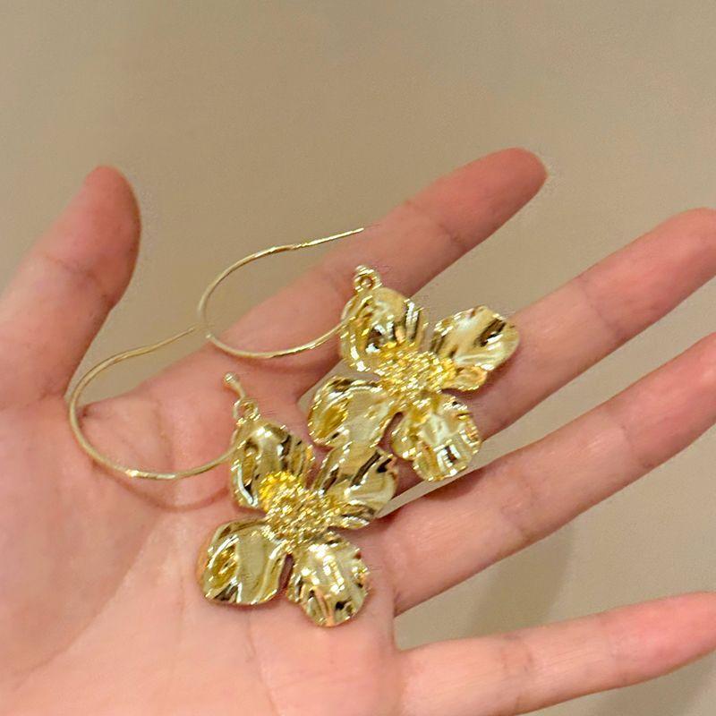 

Accessible Luxury Golden Women s Elegant Stylish Face-Showing Little Flower Golden Flower Earrings-Silver Needles