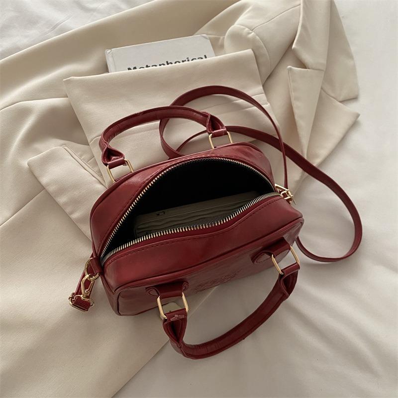 Textured Oil Wax Leather Retro New Lock Autumn and Winter Large Capacity Fashion Portable Messenger Small Square Bag Women