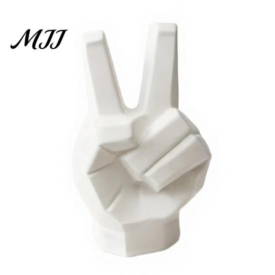 Creative Gifts for Friends 3D Printed Victory Gesture Hand Sculpture, Modern Resin Statue Home Office Desktop Ornament Desk Decor, Geometric
