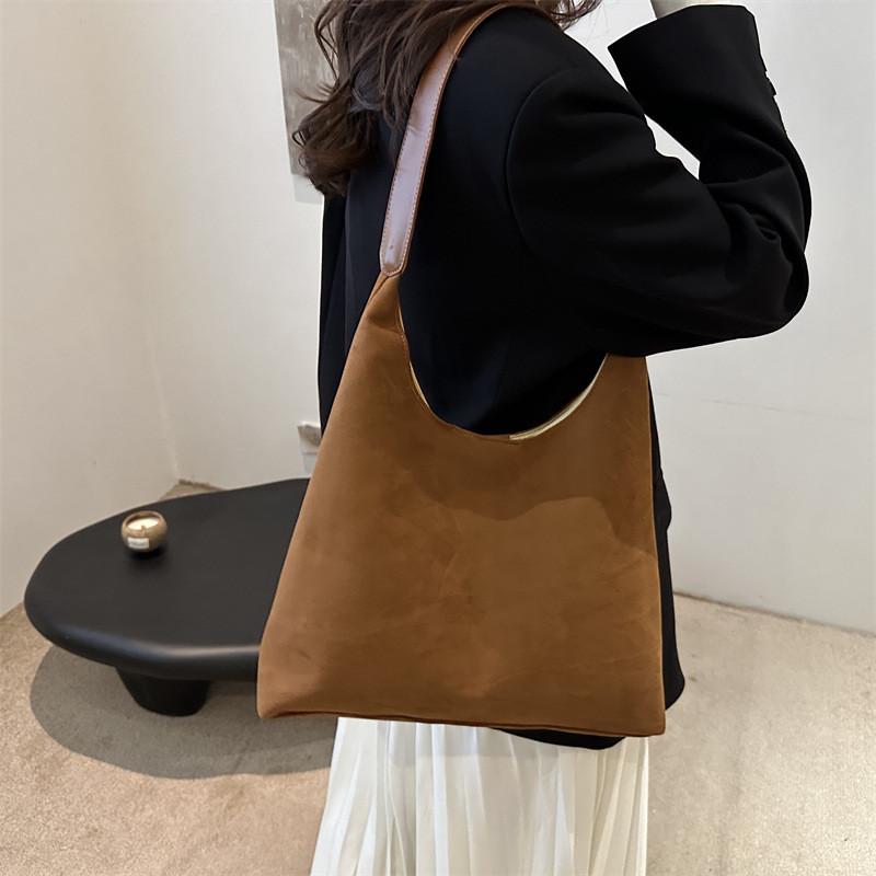 Stylish Large Capacity Tote Bag For Women With Minimalist Design Perfect For Daily Use