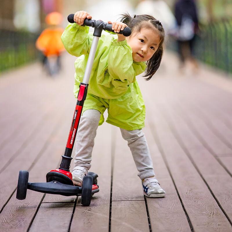 FOREVER Kids 3-Wheel Flashing Scooter