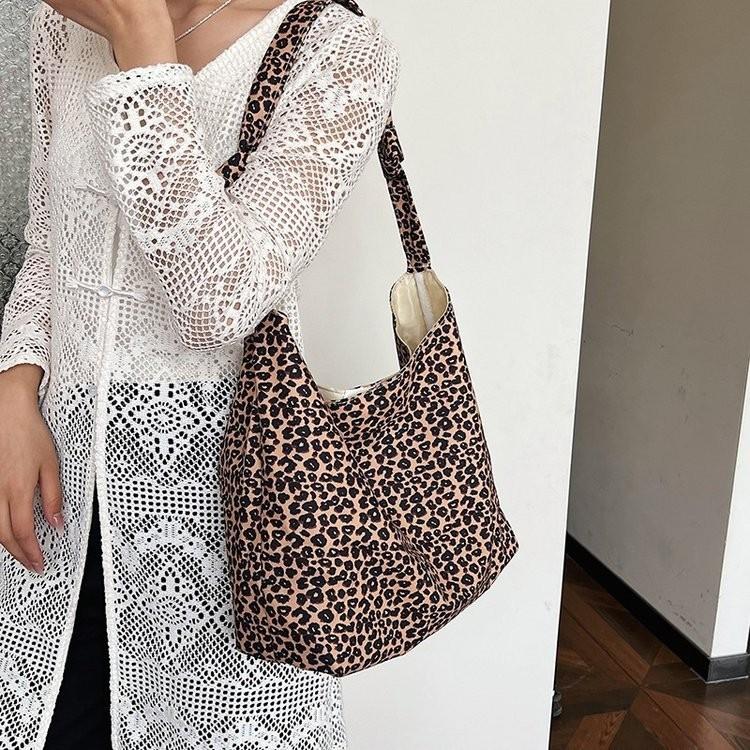 2024 Stylish Lazy Leopard Print Large Capacity Shoulder Bag For Women Chic Casual Use