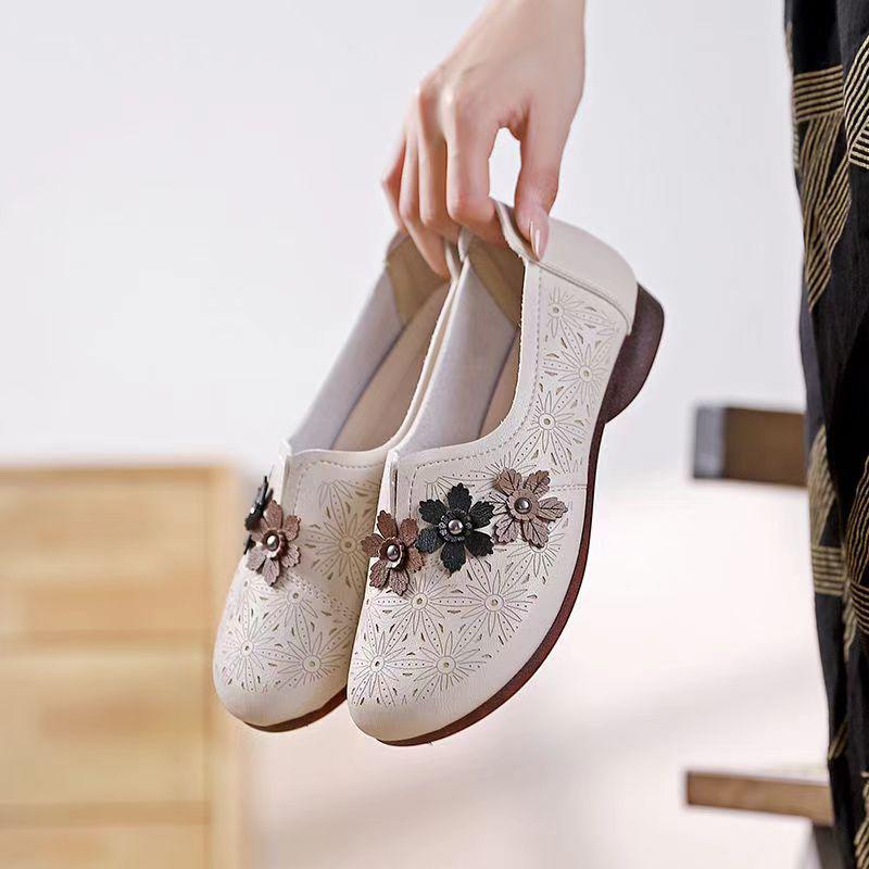 

Мамины мягкие кожаные слипоны с нескользящей подошвой для женщин - Удобная, повседневная летняя обувь для женщин среднего и пожилого возраста Size 40 грязно-белый