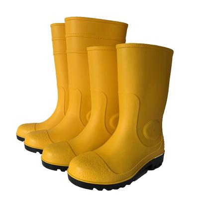 Rutschfeste Regenstiefel mit Stahlkappe – durchtrittsichere, schützende Sicherheitsschuhe aus Gummi für den Einsatz auf dem Bau und bei der Arbeit.