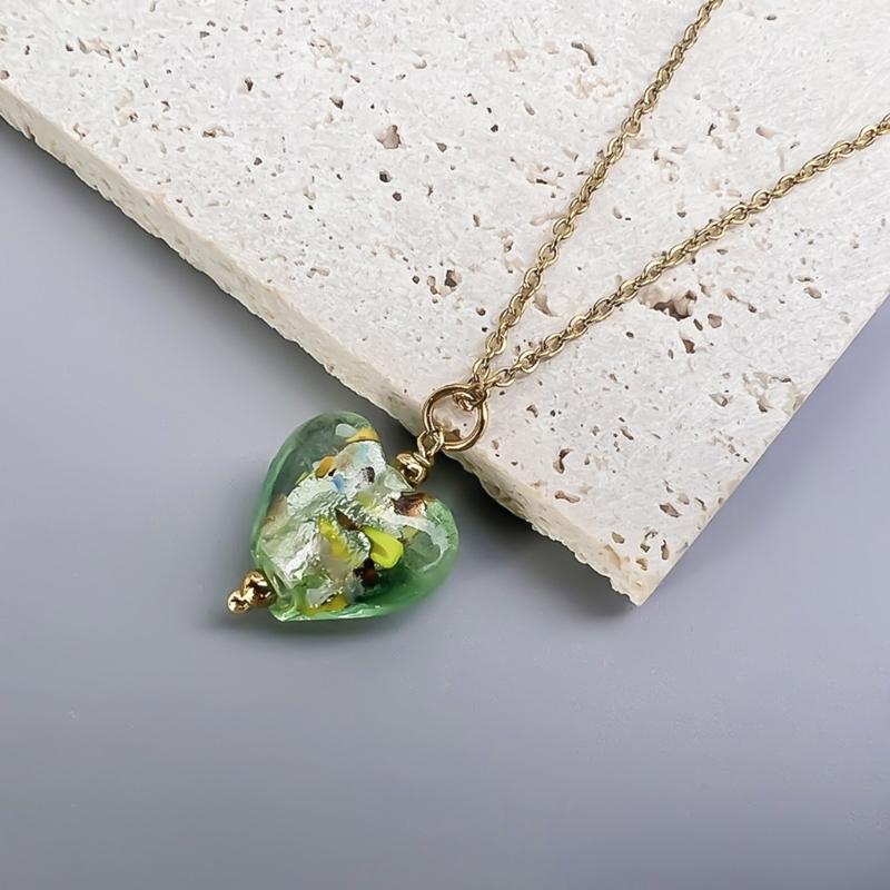 Heart Pendant Necklace Clavicle Chain Heart Neck Jewelry Glaze Pendant Necklace Suitable for Woman Girls Daily Wear