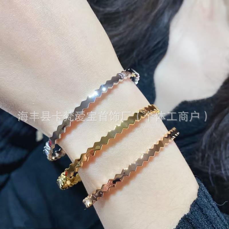 Luxury Honeycomb Polished Bangle: CNC High Version Fashion for Women