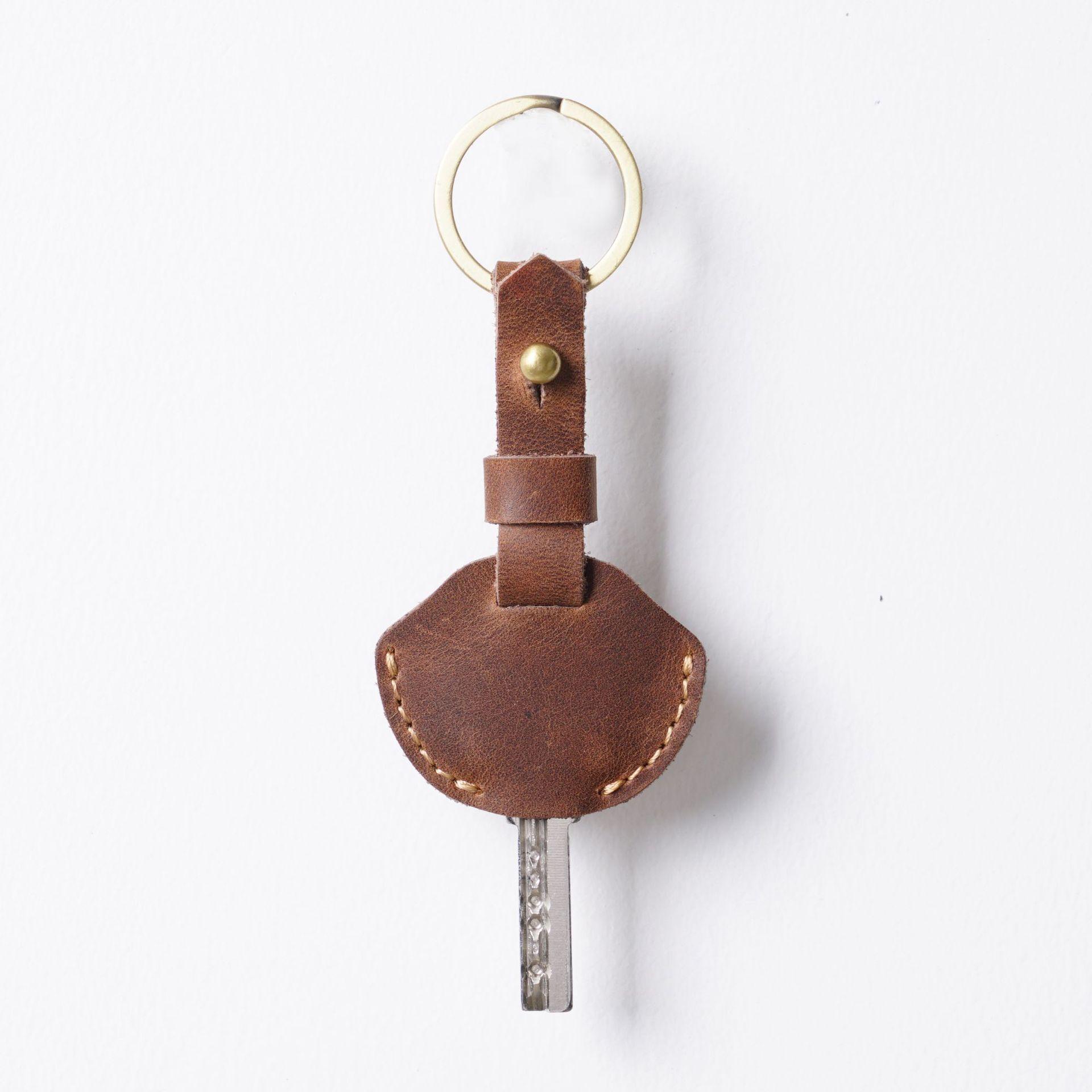

Genuine Leather Key Sleeve Cover with Key Chain Ring, Stylish Leather Key Fob Keychain Case Car Key Holder for Women Men