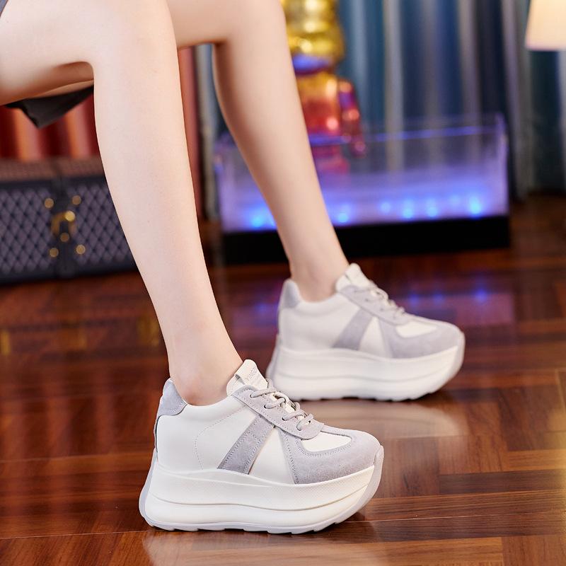 8526 Autumn New Small Slim Black and White Light Muffin White Shoes Women's Thick Sole Inner Height Increase Women's Shoes Campus