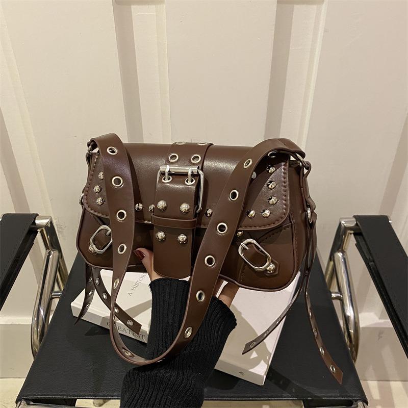 New shoulder messenger bag texture trendy cool spice girl rivet personalized design locomotive fashionable underarm baguette bag