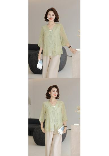Chic Summer Seven-Sleeve Top for Women Over 50