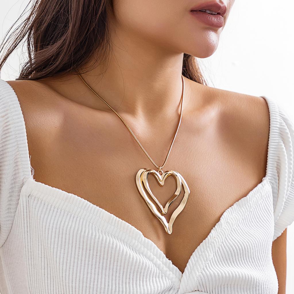 Exaggerated Big Hollow Out Heart Pendants Necklace for Women Trendy Ladies Accessories On Neck 2026 Fashion Jewelry Female Gifts