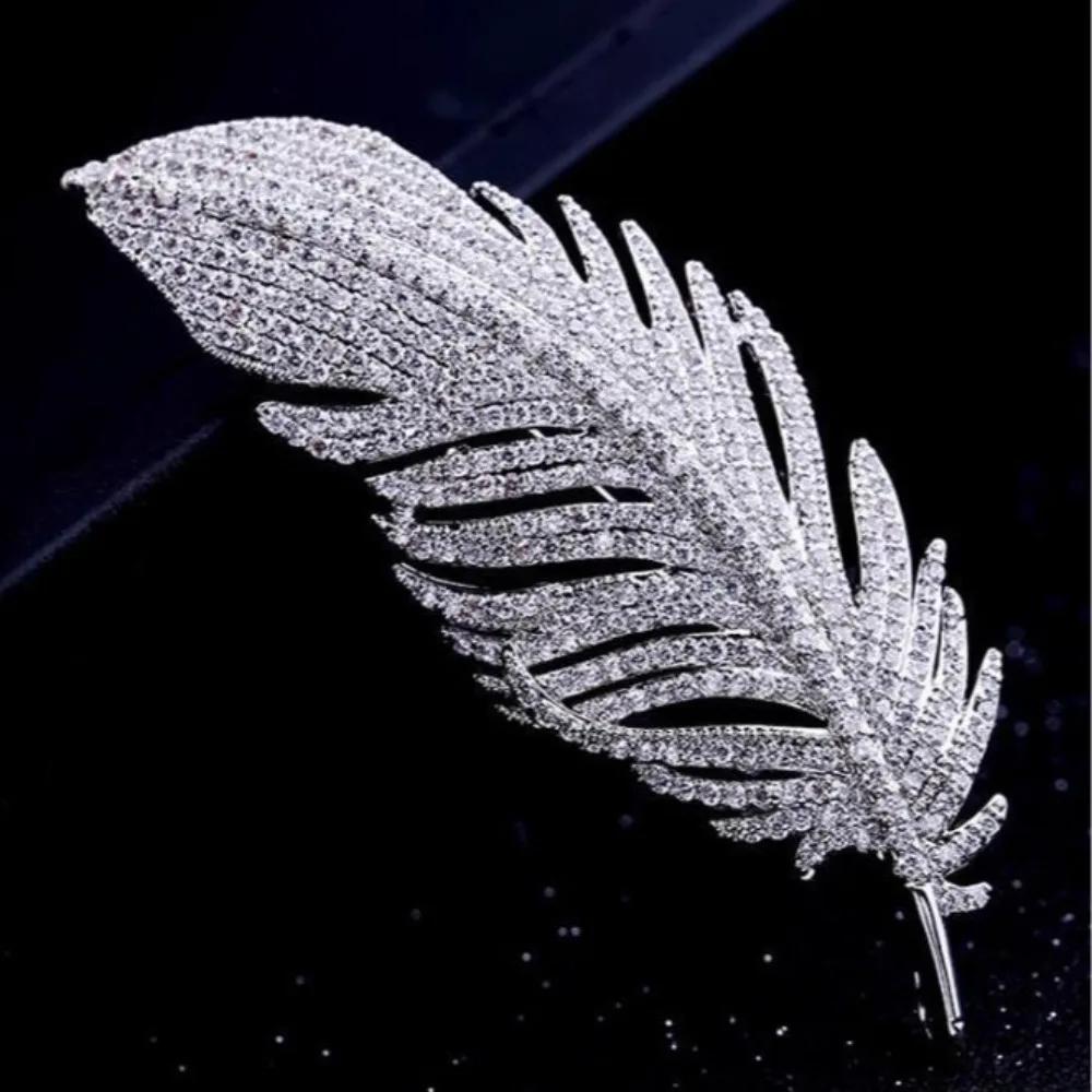 Charme Voller Zirkon Glänzende Silberfarbe Feder Broschen für Damen Temperament Mode Anzug Korsage Zubehör Pin Schnalle Geschenk