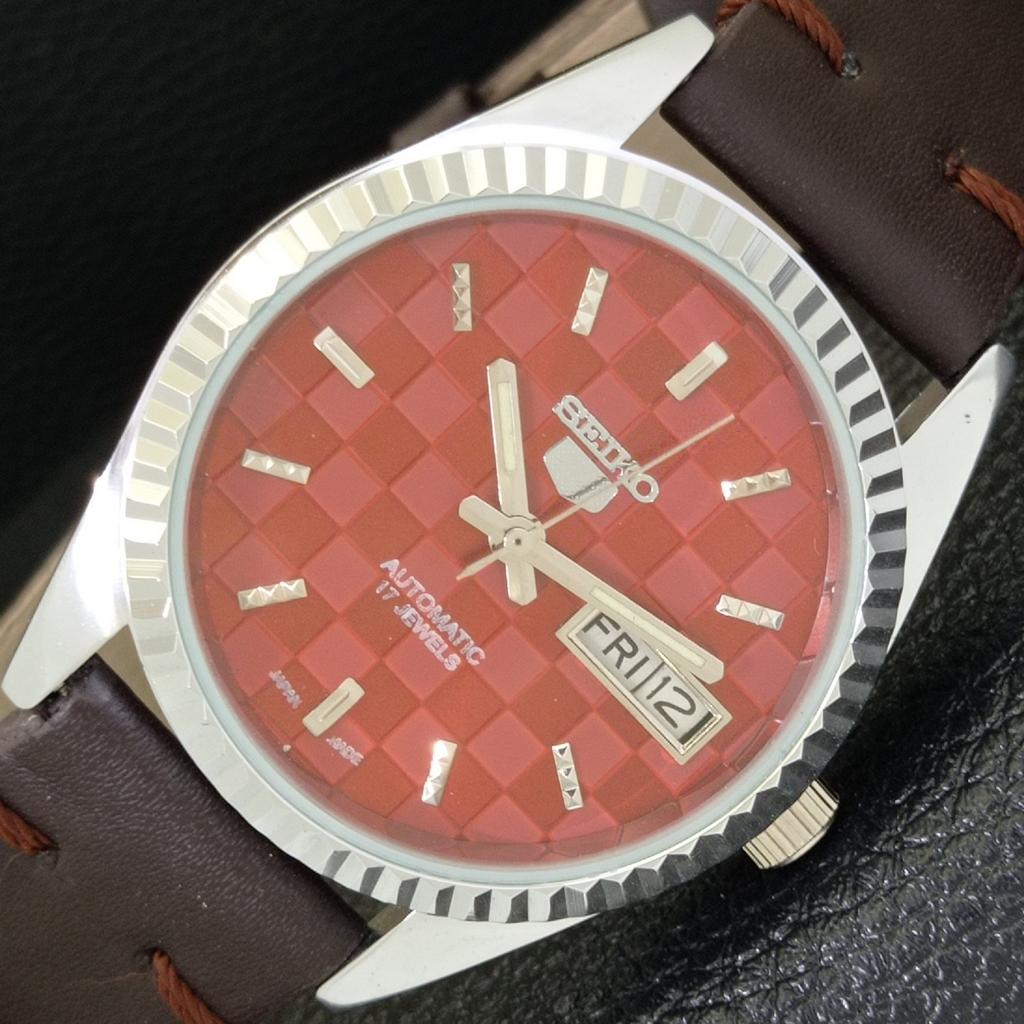 MENS VINTAGE REFURBISHED SEIKO 5 AUTOMATIC JAPAN RED COLOR DIAL WATCH a440347-4 Sk-a440347