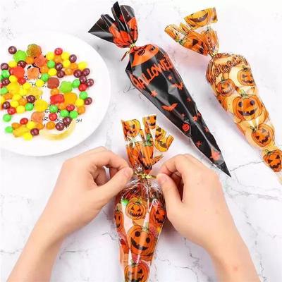 100Pcs/Lot Halloween Candy Bag Gift Triangle Package Ghost Pumpkin Bat Skeleton Flat Pocket Trick Or Treat Happy Halloween Party Decor