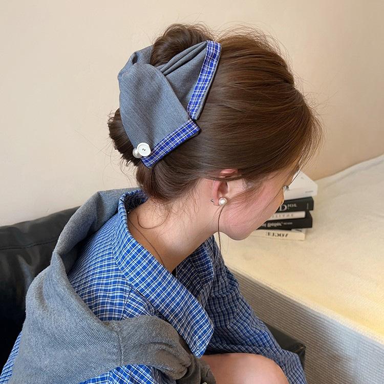 French Velvet Color-Block Triangle Hair Claw - High-End Autumn/Winter Updo Clip