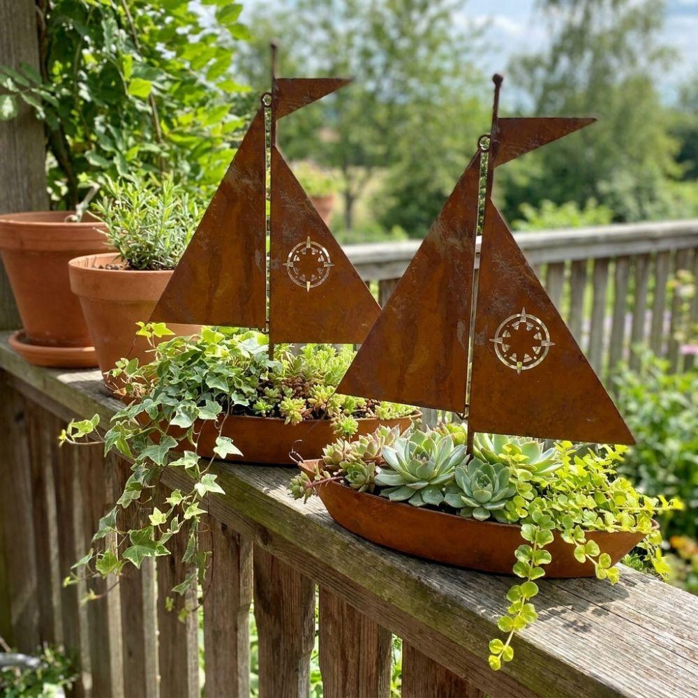 Rustic Sailboat Flower Pot Vintage Nautical Wrought Iron Boat-Shaped Planter Rust-Proof Weather-Resistant Flower Holder