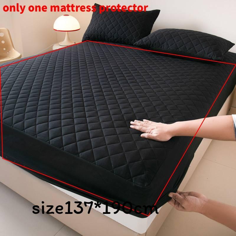 Polyester Bed Cover With Solid Color Design For Bed Protects Mattress And Prevents Dust