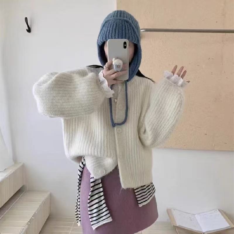 

New round neck single-breasted sleeves spliced lace loose long-sleeved plush knitted cardigan One size бежевый