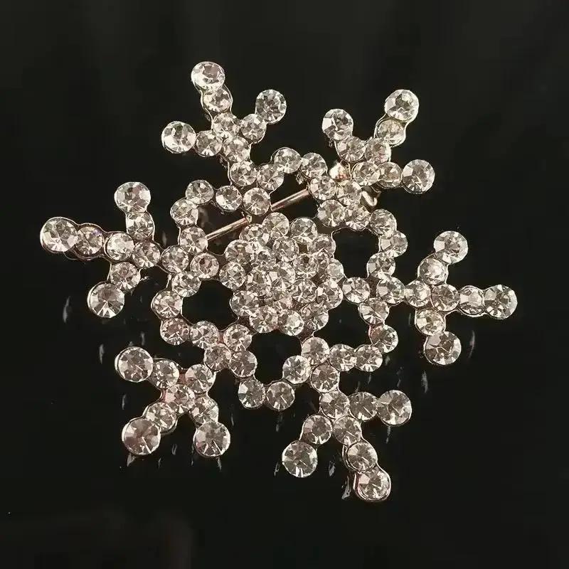 1 Pcs Decoration Charming Water Diamond Diamond Christmas Snow Flake Brooch Christmas Fashion Accessories For Women