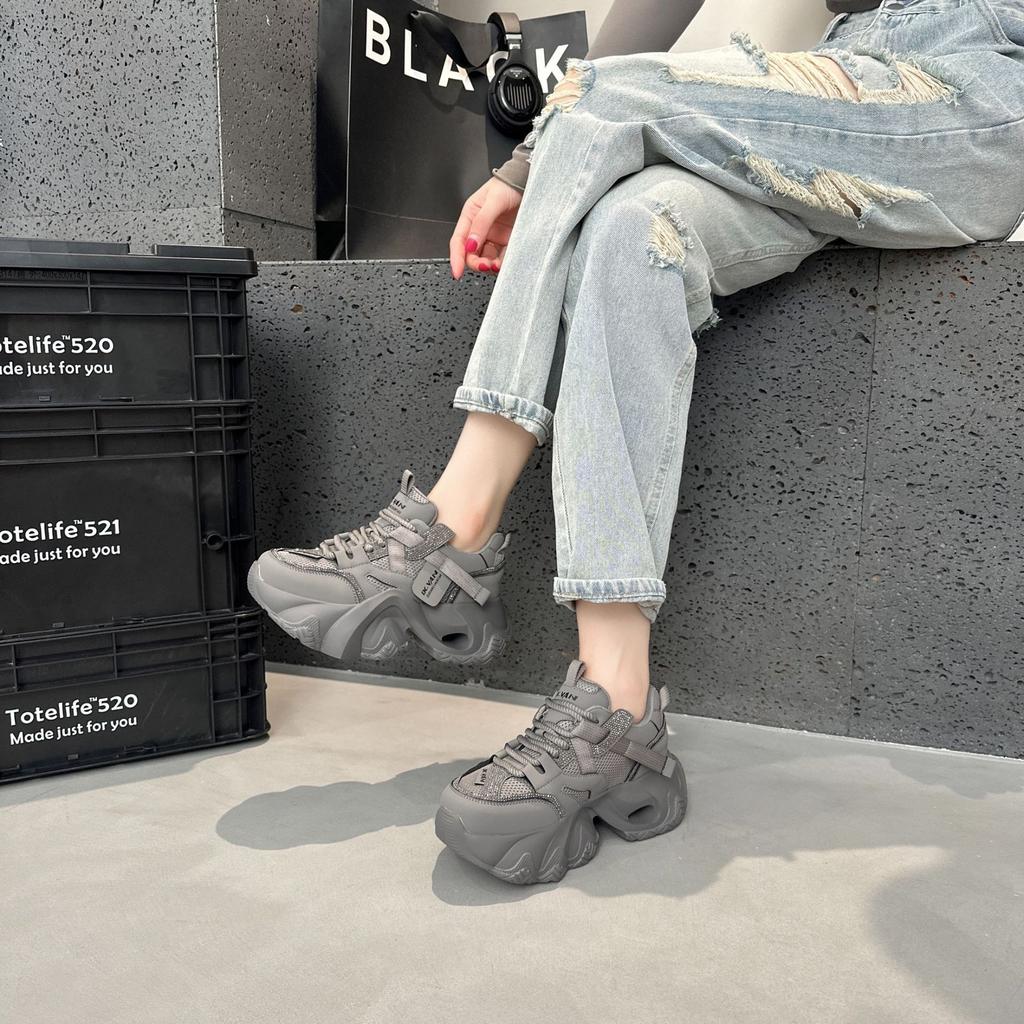 Thick-soled Internet celebrity dad shoes women's super fire tide cool lightweight soft-soled leather spring and summer breathable casual versatile s