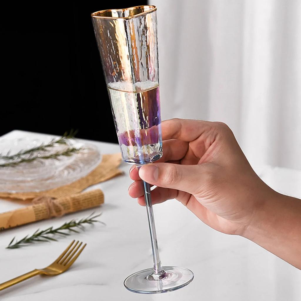 Fashion Golden Rimmed Heart Shaped Glass Goblet Durable Wine Drinking Glass For Home Party Club