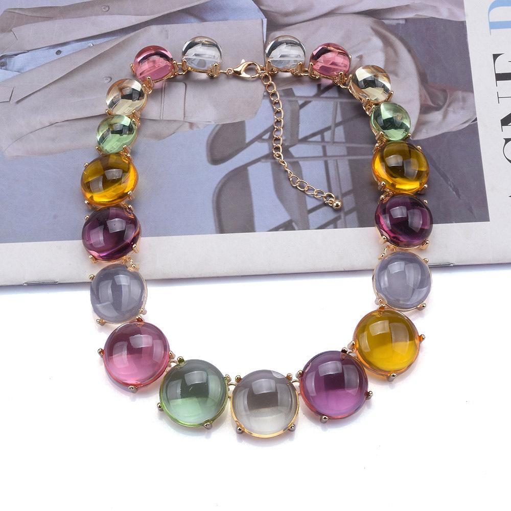 Collana Grande Rotonda Geometrica Colorata in Resina Catena Clavicola Femminilità Elegante Ornamento da Cena