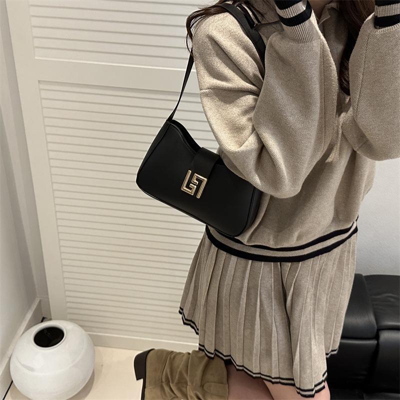 Bag Women's New Fashion Trend Shoulder Bag Niche Design Underarm Bag Personalized Messenger Small Square Bag