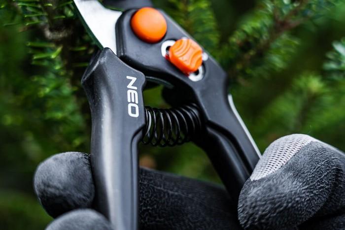 By-Pass Pruning Shear 185Mm Range Up To 15Mm Adjustable Spacing - T N15-200