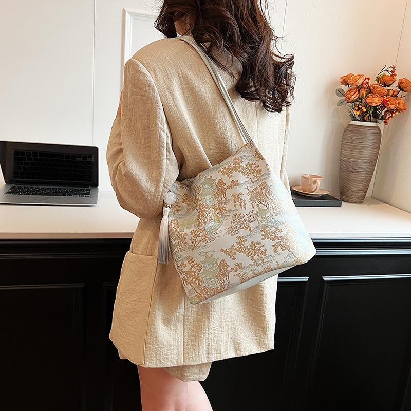 Premium texture handbag women's 2025 new fashion versatile Chinese wind bucket bag shoulder messenger bag