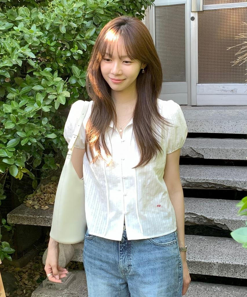 TTUDEMENT Eyelet Lace Puff Blouse_White