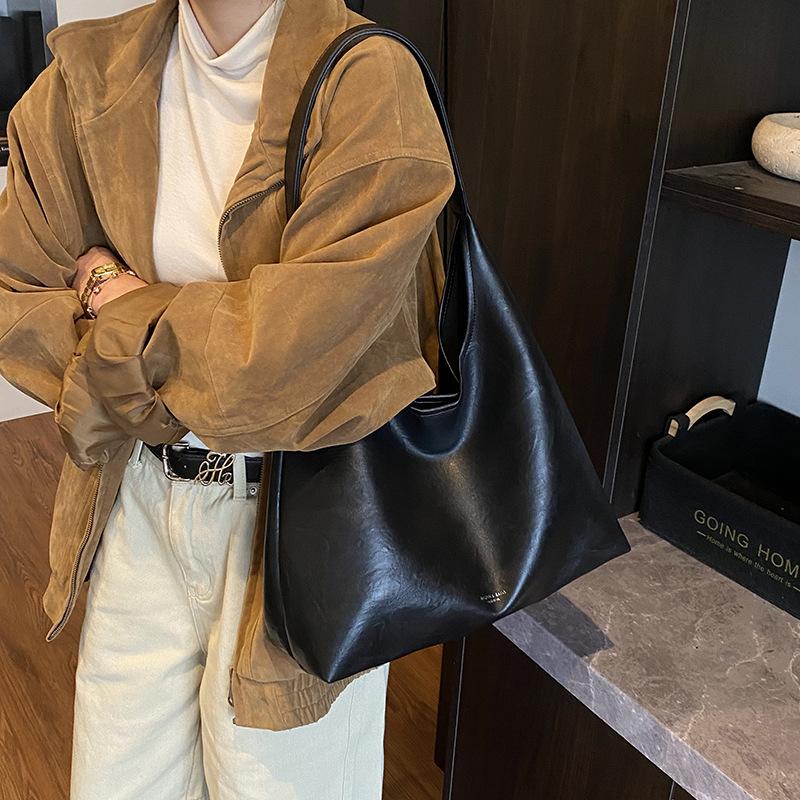 Large Capacity Bag Women's Fashion Versatile Shoulder Bucket Bag High-end Texture Child and Mother Class Commuter Tote Bag