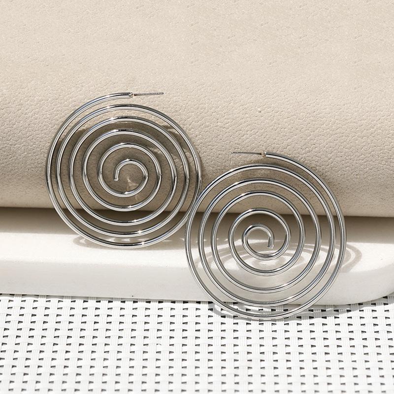 Nye Geometriske Sirkel Øredobber: Europeisk og amerikansk stil, Overdreven design med glatte spiral- og myggspiral-elementer