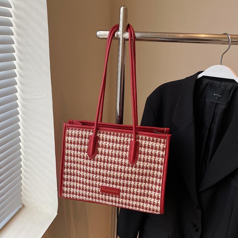 Red Tote Bag Women's New Fashionable and Versatile Commuter Shoulder Bag Bride Love Wedding Bag