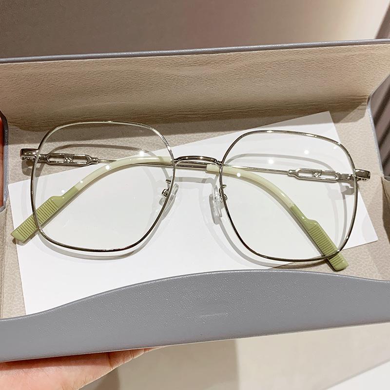 Japanese Ultralight Metal Small Square Glasses – Trendy Polygon Frames for Men and Women.