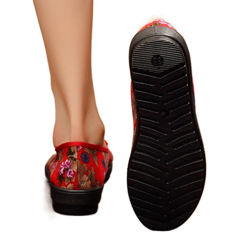 Fashion Women's Ethnic Embroidered Flats Soft Bottom Non-Slip Middle-aged Flat Mom Shoes Female Old Beijing Cloth Shoes2025