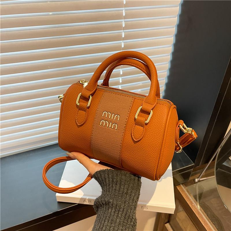 

Premium texture small bag women s bag new versatile messenger bag single shoulder portable pillow bag tide коричневий