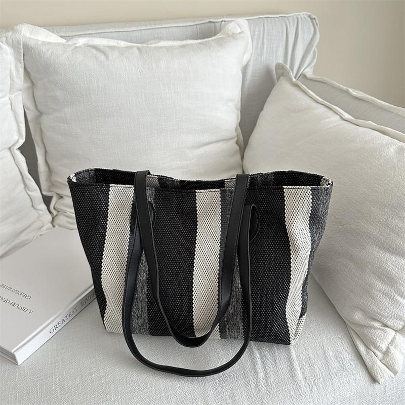 Trendy Casual Pu Material Women s Tote Bag With Unique Stitching And Spacious Design чёрный