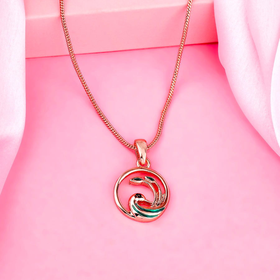 Pendentif de créateur Estele pour femmes avec une image de paon en or rose