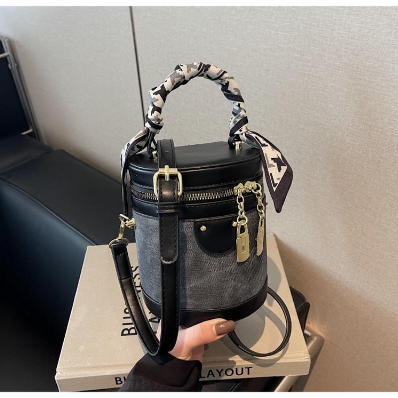 Niche design bag new spring casual fashion personalized messenger bag portable bucket bag