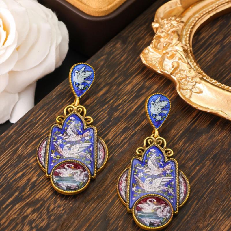 Vintage Messenger Swan Earrings Elegant Niche And Light Luxury Court-Style Earrings Enamel Painted Jewelry Gift For Women