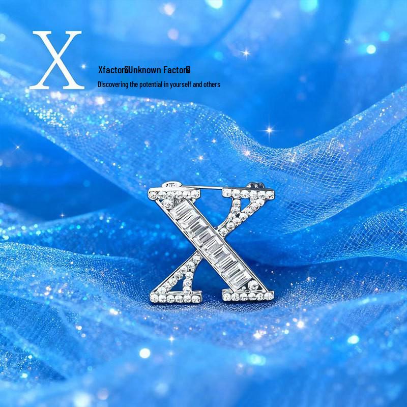 Spilla Alfabeto con Strass di Cristallo Elegante - Spilla da Bavero Unisex