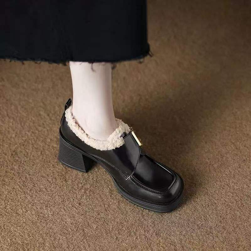 Winter velvet high-heeled loafers women's retro British style 2025 new fashionable versatile thick heel square head small leather shoes