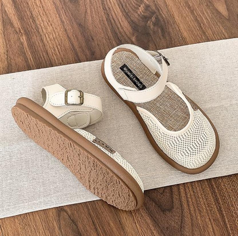 Modne damskie klapki Baotou Letnie buty dla kobiet Codzienne sandały na płaskiej podeszwie Oddychające sandały Wygodne na zewnątrz plażowe Pojedyncze buty