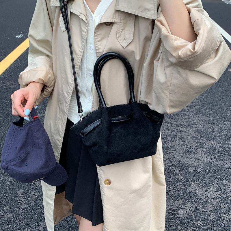 

Ретро замшевая матовая сумка-тоут большой вместимости женская новая модная универсальная ручная подмышечная сумка на плечо чёрный