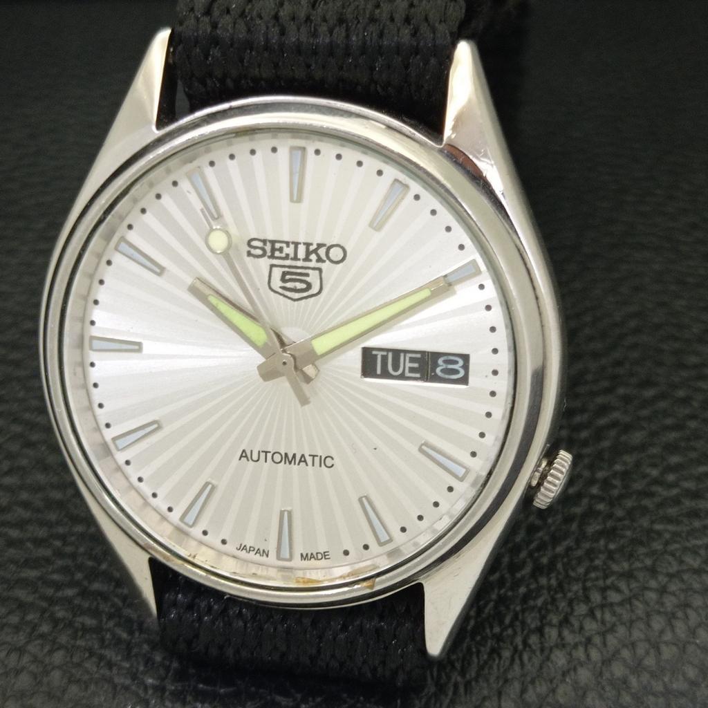 VINTAGE SEIKO 5 AUTOMATIC JAPAN 7009A MENS SILVER COLOR DIAL WATCH a701291-5 R206a-a701291