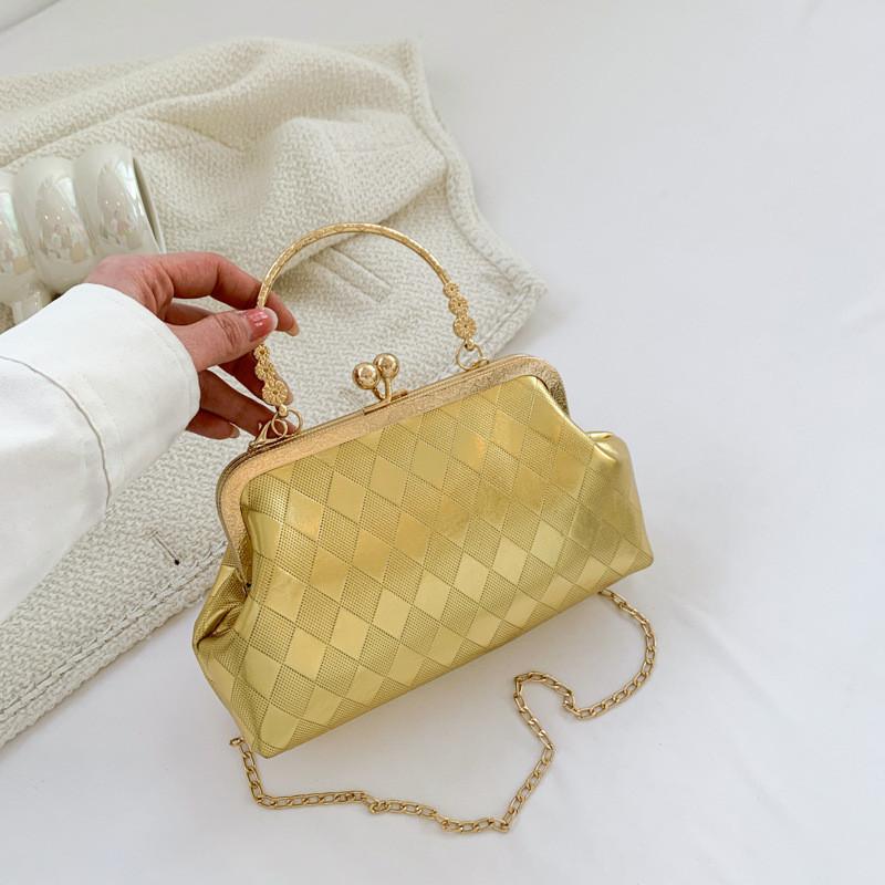 Chic And Modern Shell Bag For Women In Silver And Gold Ideal For Street Style